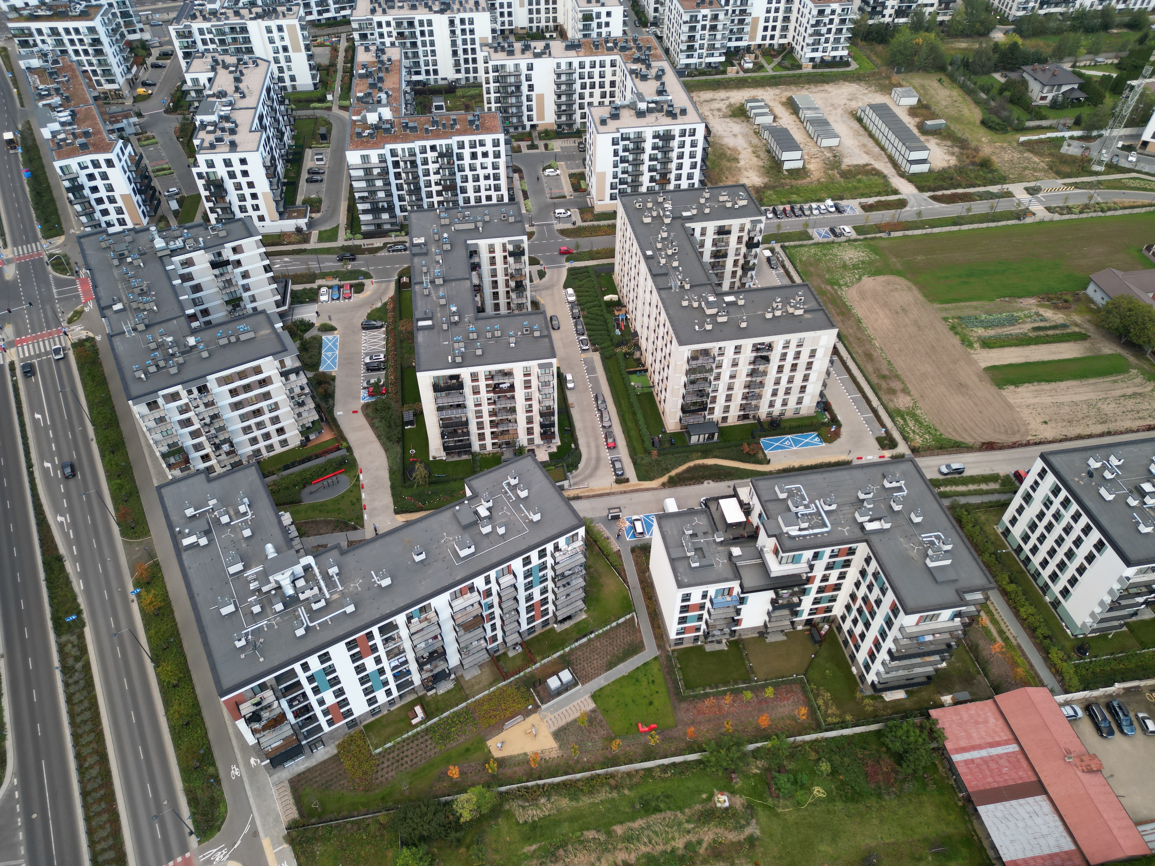 Drone view of Bemosphere with surface parking and small courtyards